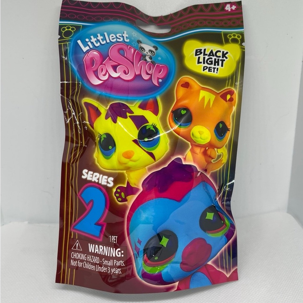 Littlest Pet Shop Backlight Pets NIB Pack  Surprise